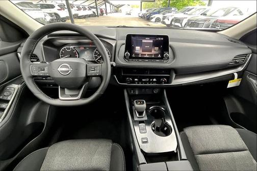 Everest White Pearl Tricoat 2026 Nissan Rogue SV