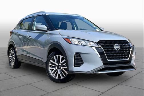 Boulder Gray Pearl 2023 Nissan Kicks SV