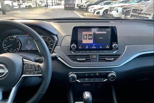 2025 Nissan Altima SR FWD