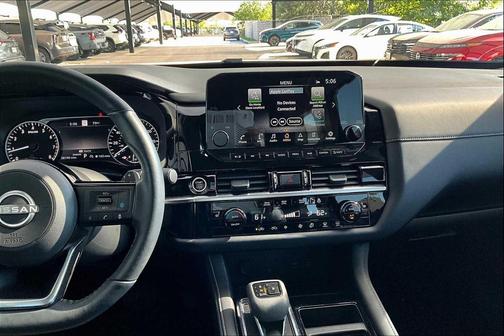 2024 Nissan Pathfinder SL FWD