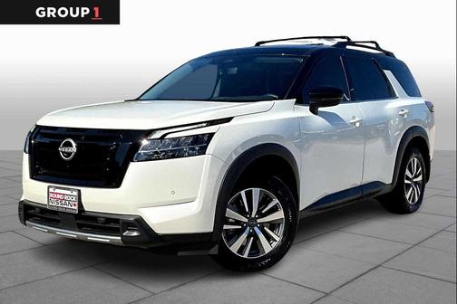 2024 Nissan Pathfinder SL FWD