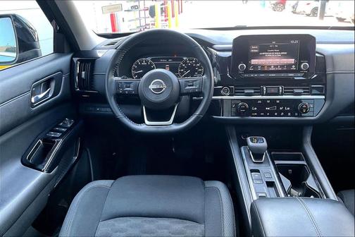 2022 Nissan Pathfinder SV 2WD