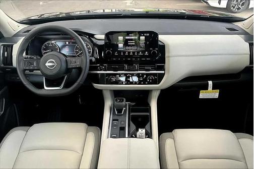 2025 Nissan Pathfinder SL FWD