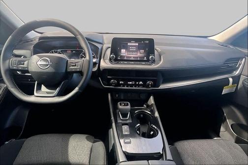 Everest White Pearl Tricoat 2026 Nissan Rogue SV
