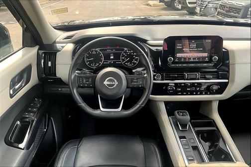 2022 Nissan Pathfinder SV 2WD