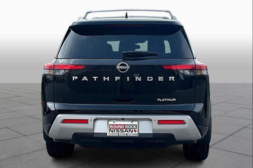 2022 Nissan Pathfinder Platinum 2WD