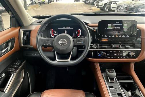 2022 Nissan Pathfinder Platinum 2WD