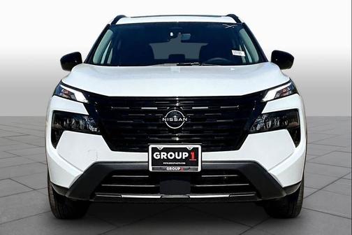 Everest White Pearl Tricoat 2026 Nissan Rogue Dark Armor