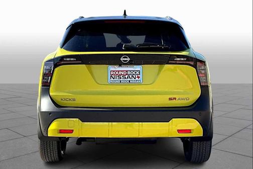 2025 Nissan Kicks SR