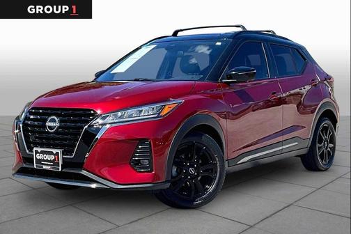 Scarlet Ember Tintcoat/Super Black 2023 Nissan Kicks SR