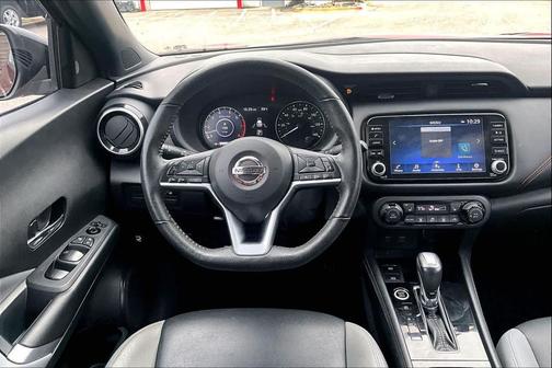 2021 Nissan Kicks SR