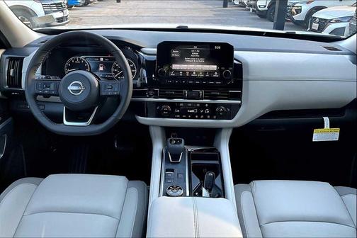 2025 Nissan Pathfinder SL 4WD