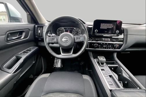 Brilliant Silver Metallic 2025 Nissan Pathfinder SV FWD