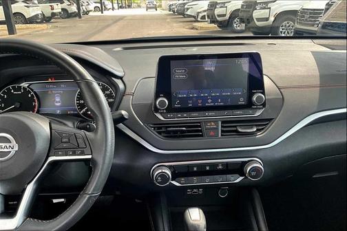 2022 Nissan Altima SR FWD