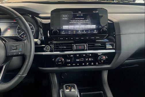 2023 Nissan Pathfinder SL 4WD
