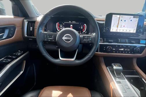 Brilliant Silver Metallic 2023 Nissan Pathfinder Platinum 4WD
