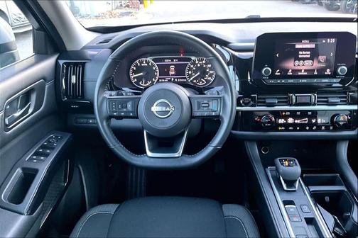 2025 Nissan Pathfinder SV FWD