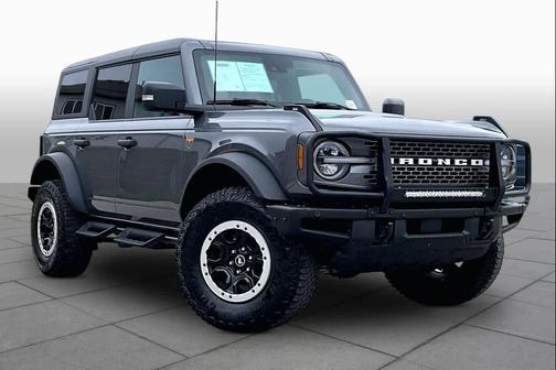 Carbonized Gray Metallic 2023 Ford Bronco Badlands