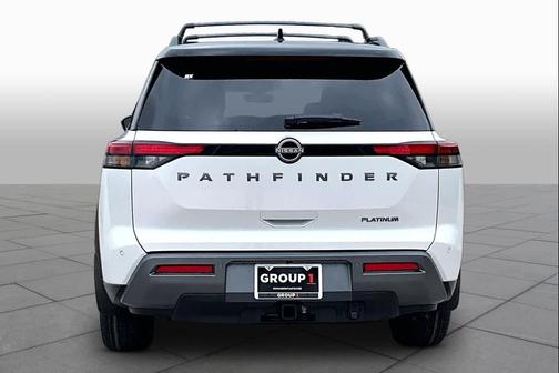 Everest White Pearl Tricoat/Super Black 2026 Nissan Pathfinder Platinum