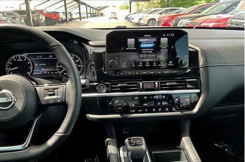 2022 Nissan Pathfinder SL 4WD