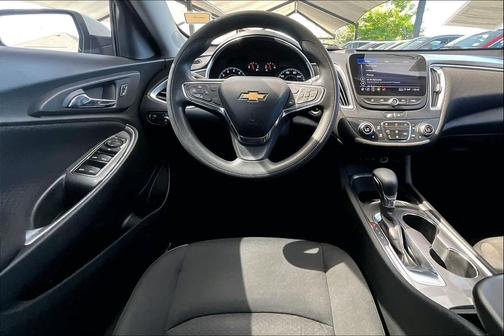 Summit White 2021 Chevrolet Malibu FWD LT