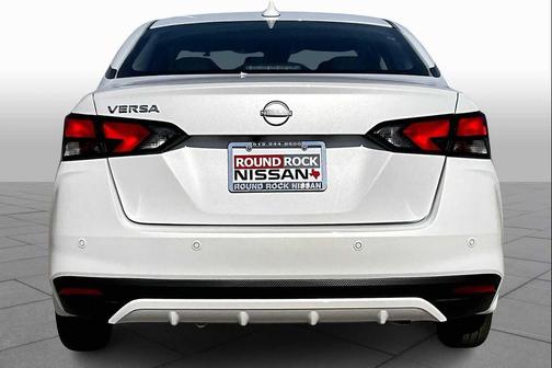 Aspen White Tricoat 2025 Nissan Versa 1.6 SV