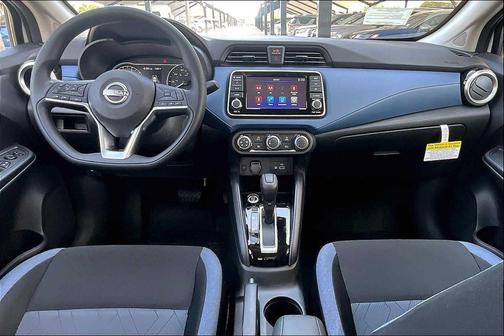 Aspen White Tricoat 2025 Nissan Versa 1.6 SV