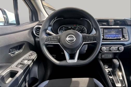 Aspen White Tricoat 2025 Nissan Versa 1.6 SV