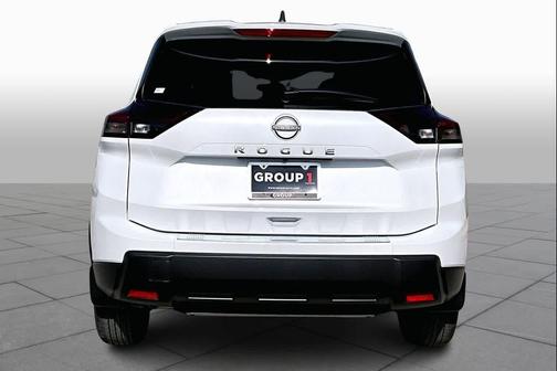 Everest White Pearl Tricoat 2026 Nissan Rogue SV