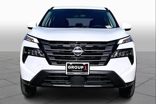 Everest White Pearl Tricoat 2026 Nissan Rogue SV