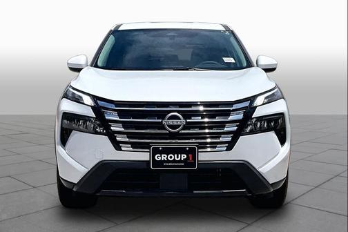 Everest White Pearl Tricoat 2026 Nissan Rogue SV