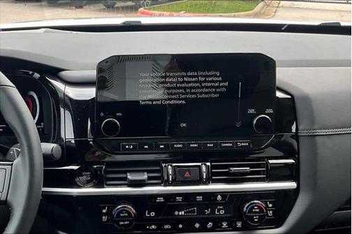 2025 Nissan Pathfinder Platinum FWD