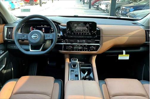 2025 Nissan Pathfinder Platinum FWD