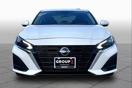 Pearl White Tricoat 2024 Nissan Altima 2.5 SV