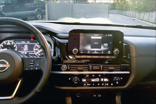 2024 Nissan Pathfinder SV FWD