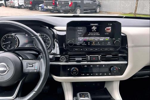 2023 Nissan Pathfinder SL FWD