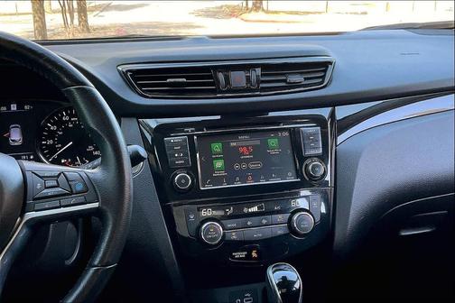 2022 Nissan Rogue Sport SL