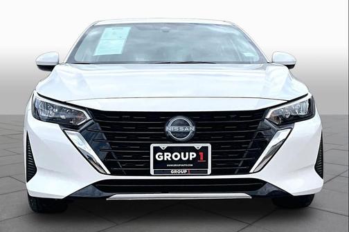 Aspen White Tricoat 2025 Nissan Sentra SV