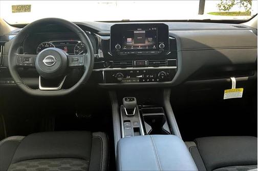 2025 Nissan Pathfinder SV FWD