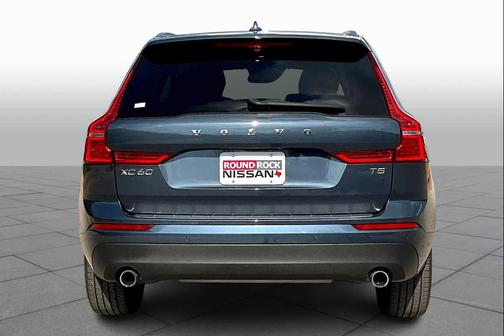 2021 Volvo XC60 T5 Momentum