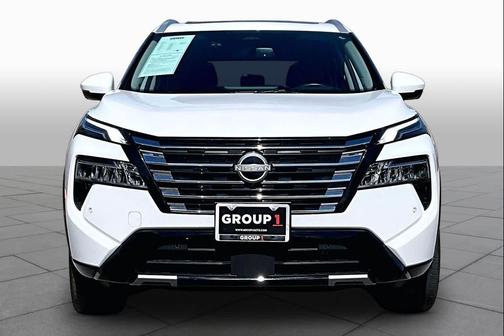 Everest White Pearl 2025 Nissan Rogue Platinum