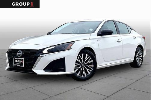 Glacier White 2025 Nissan Altima SV FWD
