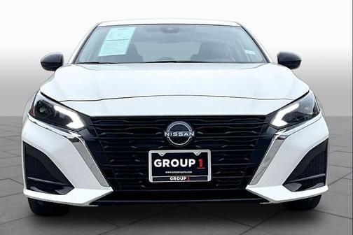 Glacier White 2025 Nissan Altima SV FWD