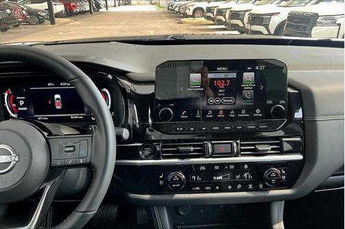 2025 Nissan Pathfinder Platinum FWD
