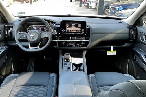 2025 Nissan Pathfinder SV FWD