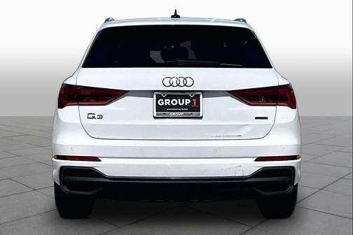 Ibis White 2023 Audi Q3 Premium 45 TFSI S line quattro Tiptronic
