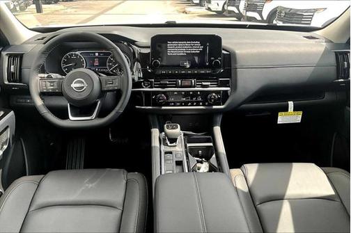 2025 Nissan Pathfinder SL FWD