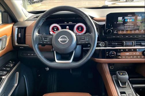 2023 Nissan Pathfinder Platinum FWD