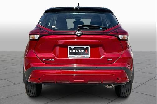 Scarlet Ember Tintcoat/Super Black 2024 Nissan Kicks SV