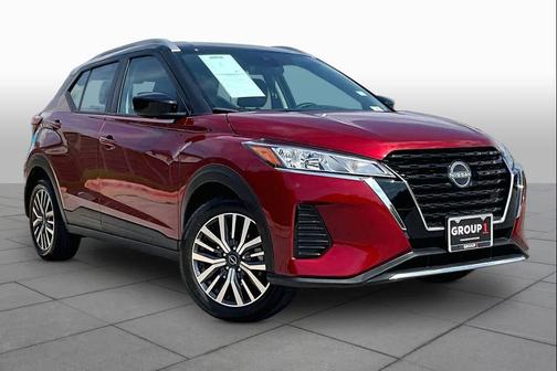 Scarlet Ember Tintcoat/Super Black 2024 Nissan Kicks SV